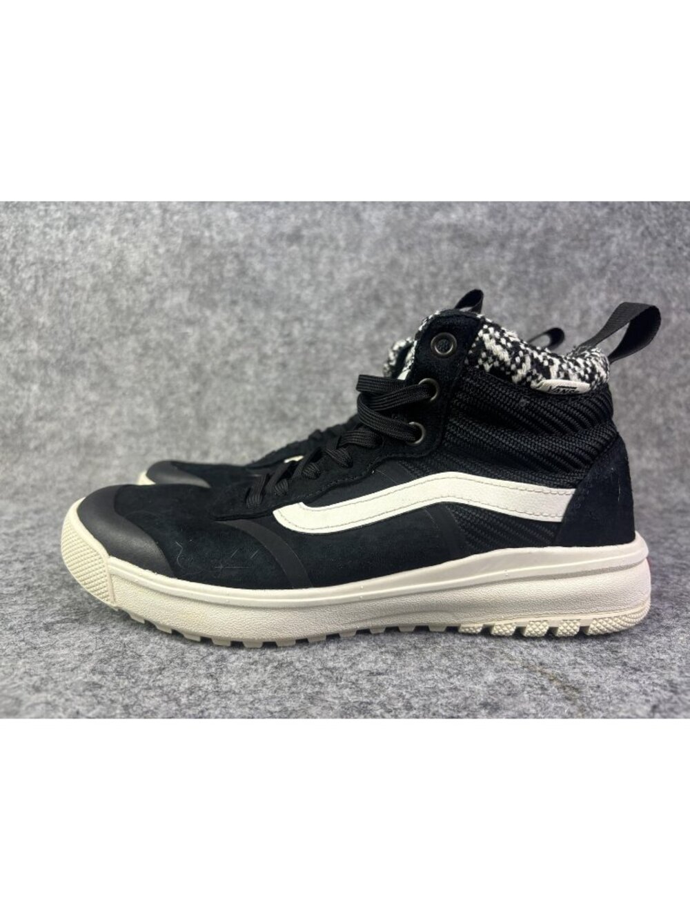 Vans UltraRange EXO SE Shoes Womens 7.5 Black High Top Winter Lined Sneakers‎